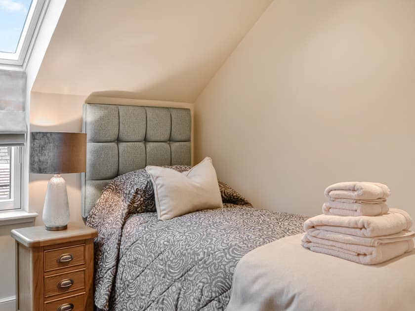 Single bedroom | Pride of Erin - Paddockhall Cottages, Linlithgow