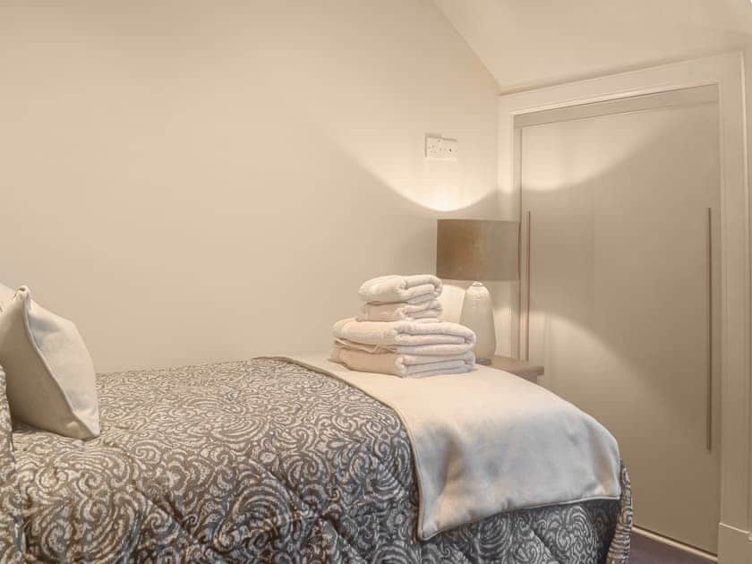 Single bedroom | Pride of Erin - Paddockhall Cottages, Linlithgow