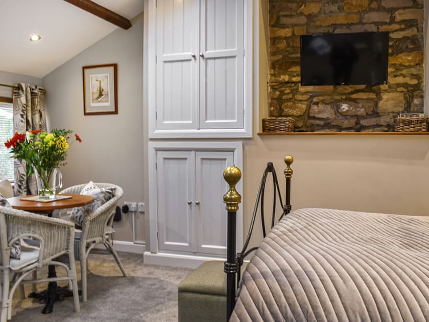 Open plan living space | The Studio at Cross House - Castle Gate Retreats, Kirkby Lonsdale