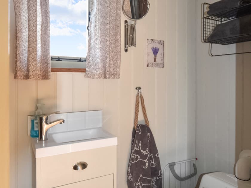 Ryeland Hut - Oaksbrook Retreat, Messing