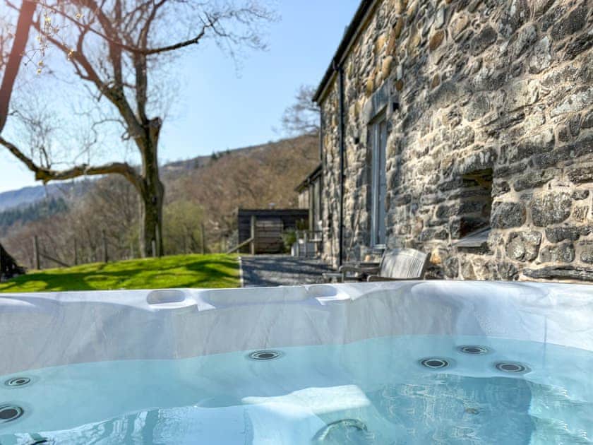 Hot tub | The Barn at Gelli Newydd - Gelli Newydd Farm Cottages, Llanrwst