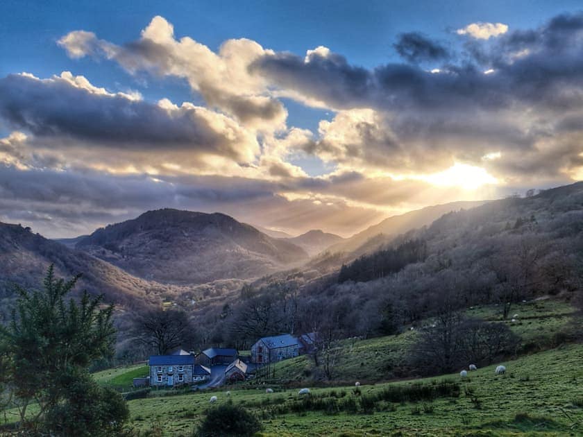 Setting | The Barn at Gelli Newydd - Gelli Newydd Farm Cottages, Llanrwst