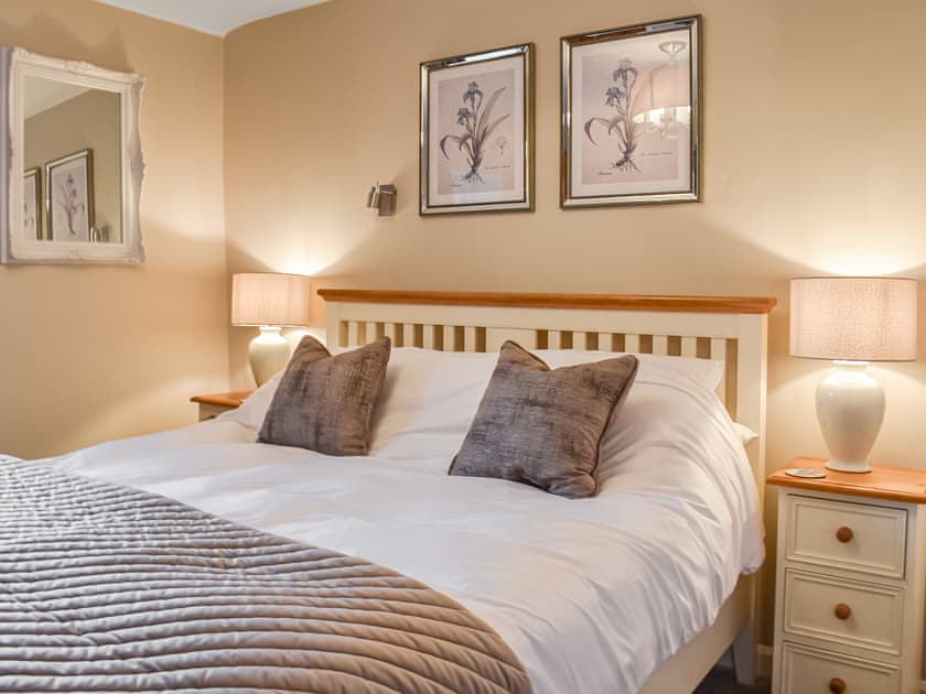Double bedroom | Cross House Cottage - Castle Gate Retreats, Kirkby Lonsdale