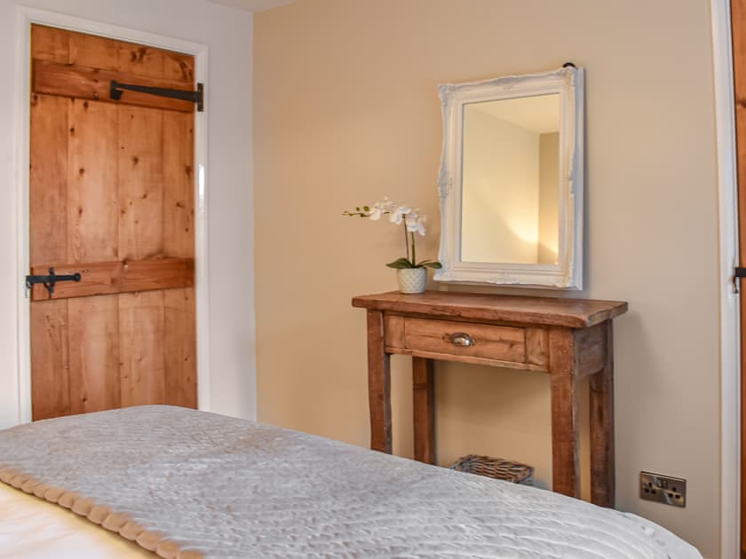 Double bedroom | Cross House Cottage - Castle Gate Retreats, Kirkby Lonsdale