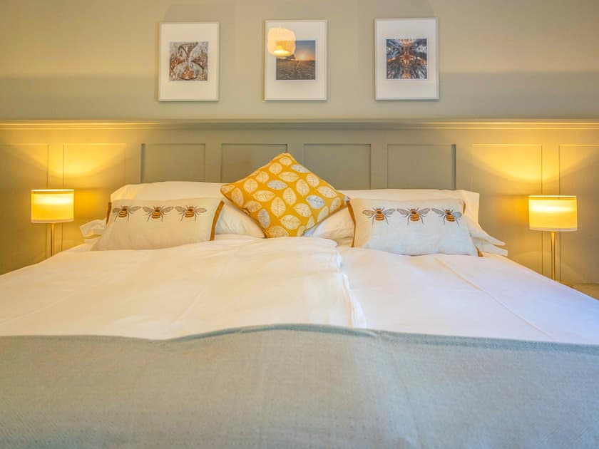 Double bedroom | The Farmhouse at Gelli Newydd - Gelli Newydd Farm Cottages, Llanrwst