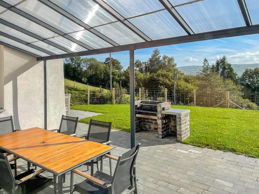 Outdoor area | The Farmhouse at Gelli Newydd - Gelli Newydd Farm Cottages, Llanrwst