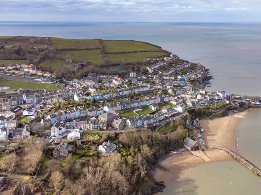 Y Ty Glas, New Quay