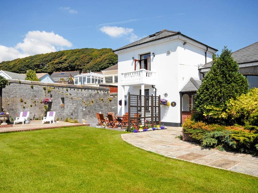 Trinity Villa - Burton Ferry Holiday Cottages, Burton, nr Milford Haven