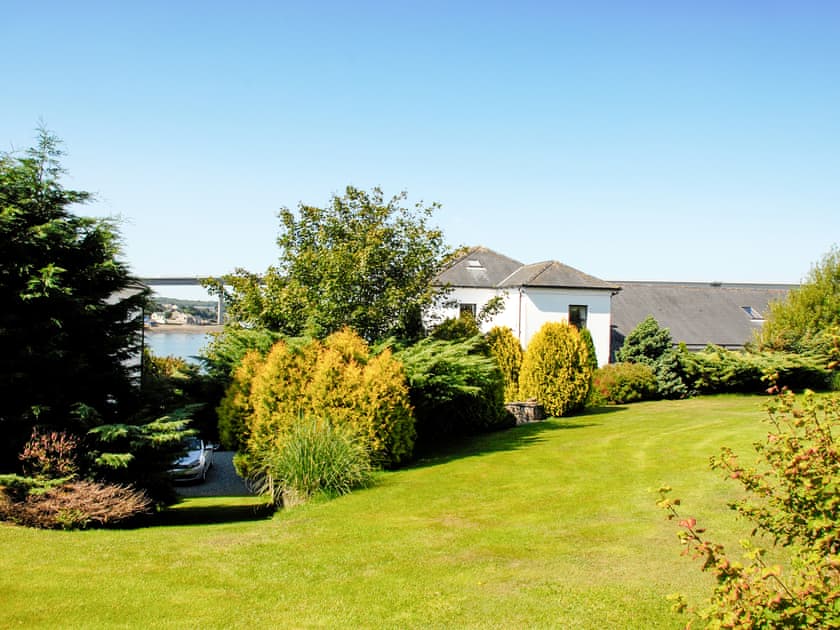 Trinity Villa - Burton Ferry Holiday Cottages, Burton, nr Milford Haven