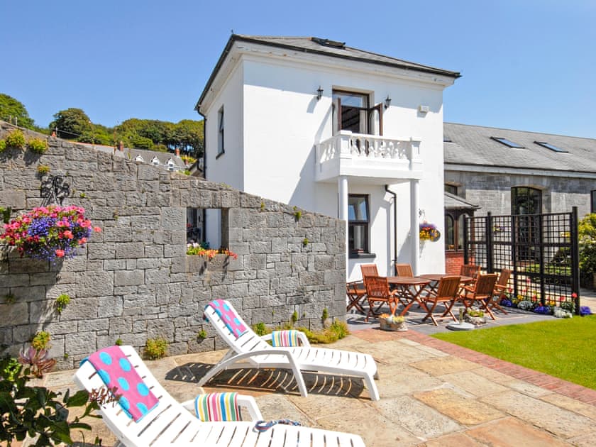 Trinity Villa - Burton Ferry Holiday Cottages, Burton, nr Milford Haven
