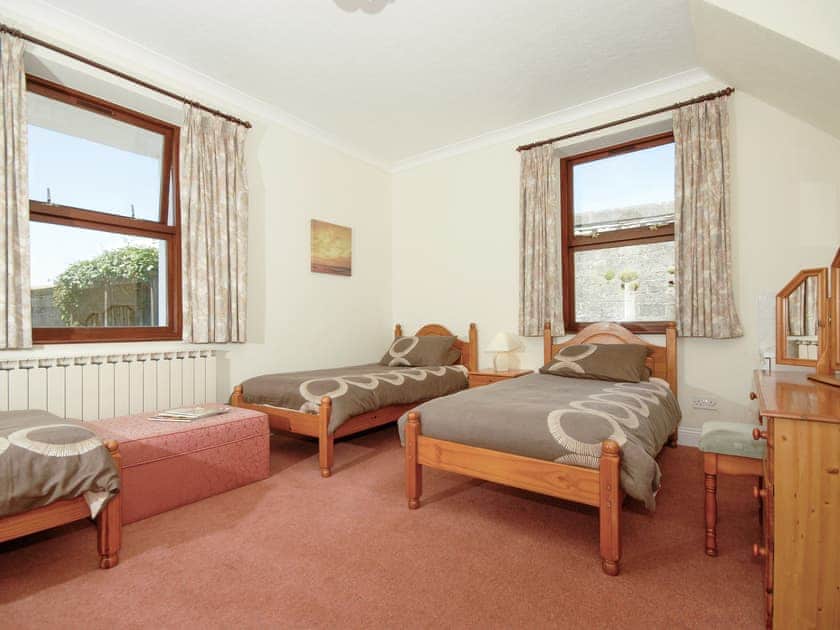 Trinity Villa - Burton Ferry Holiday Cottages, Burton, nr Milford Haven