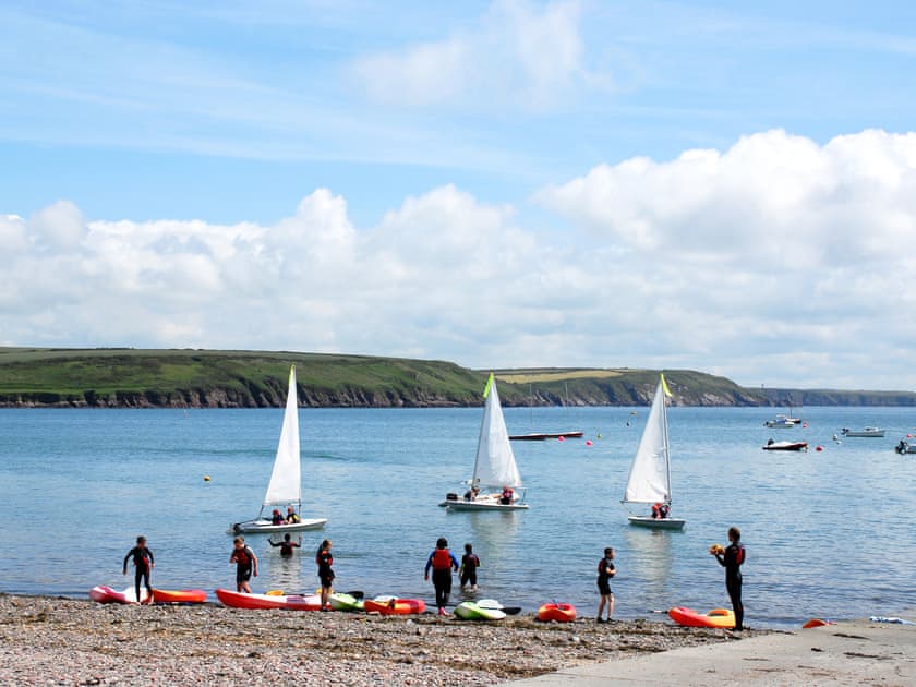 Trinity Villa - Burton Ferry Holiday Cottages, Burton, nr Milford Haven