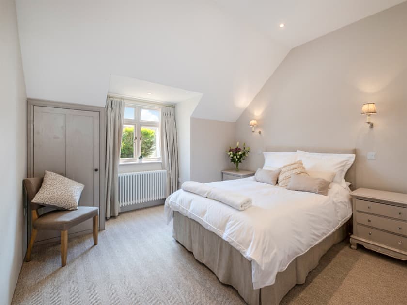 Double bedroom | Pheasants Nest, Broadway, near Cotswolds
