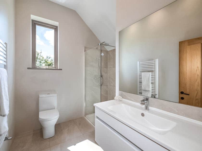 Bathroom | Pheasants Nest, Broadway, near Cotswolds