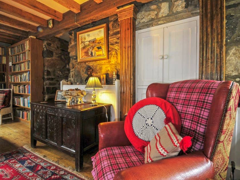 Ty Hir - Llyn Peninsula Holiday Cottages, Garndolbenmaen, near Porthmadog