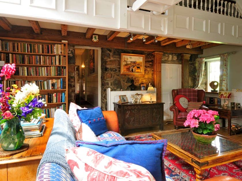 Ty Hir - Llyn Peninsula Holiday Cottages, Garndolbenmaen, near Porthmadog