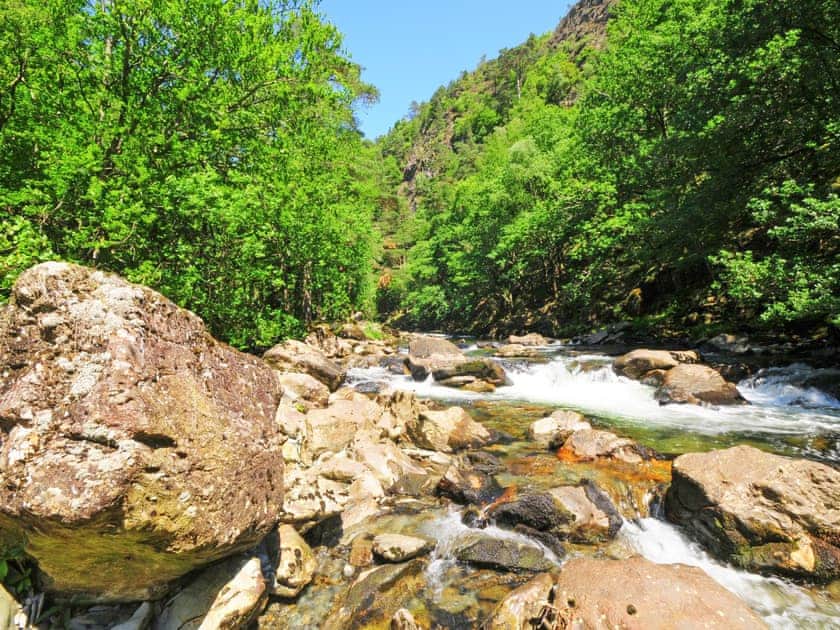 Ty Hir - Llyn Peninsula Holiday Cottages, Garndolbenmaen, near Porthmadog