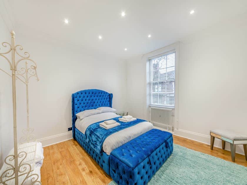 Double bedroom | Blossom Apartment - Ridley House, Yarm