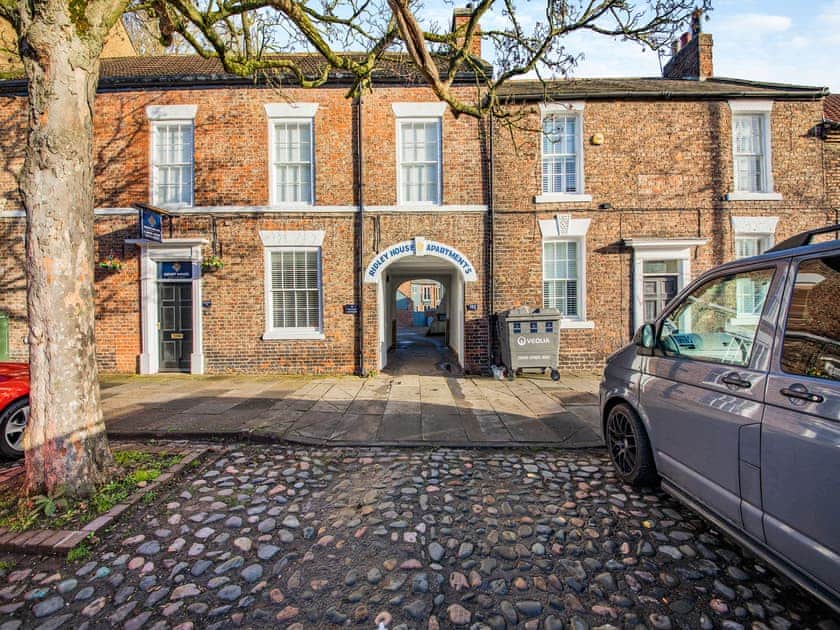 Exterior | Blossom Apartment - Ridley House, Yarm