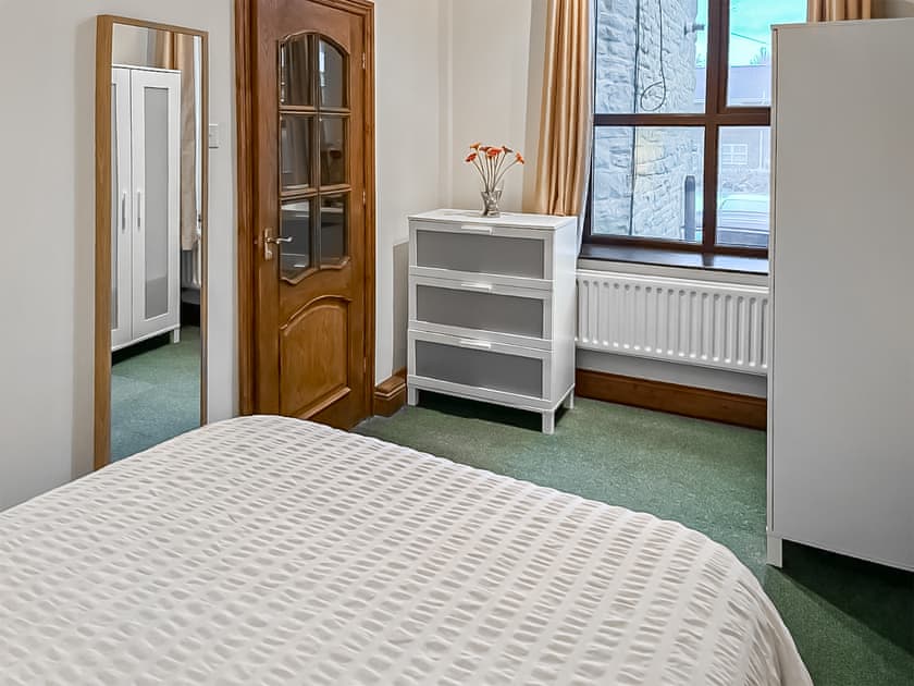 Double bedroom | The Reivers Retreat - The Old Drapery Apartments, Haltwhistle