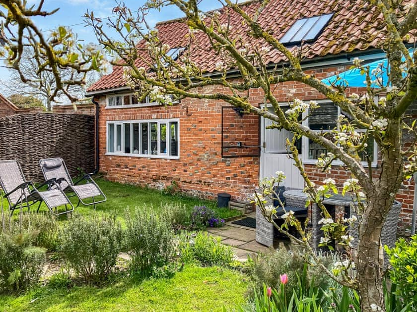 Lovingly converted detached dairy | Simpers Drift, Great Glemham, near Framlingham