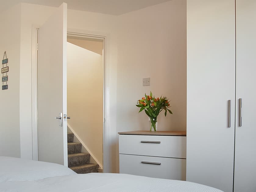 Twin bedroom | Sunny Side Up Beach House, Tywyn