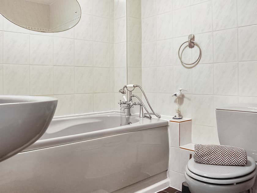Bathroom | Sunny Side Up Beach House, Tywyn