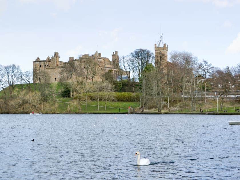 Surrounding area | Pride of Erin - Paddockhall Cottages, Linlithgow