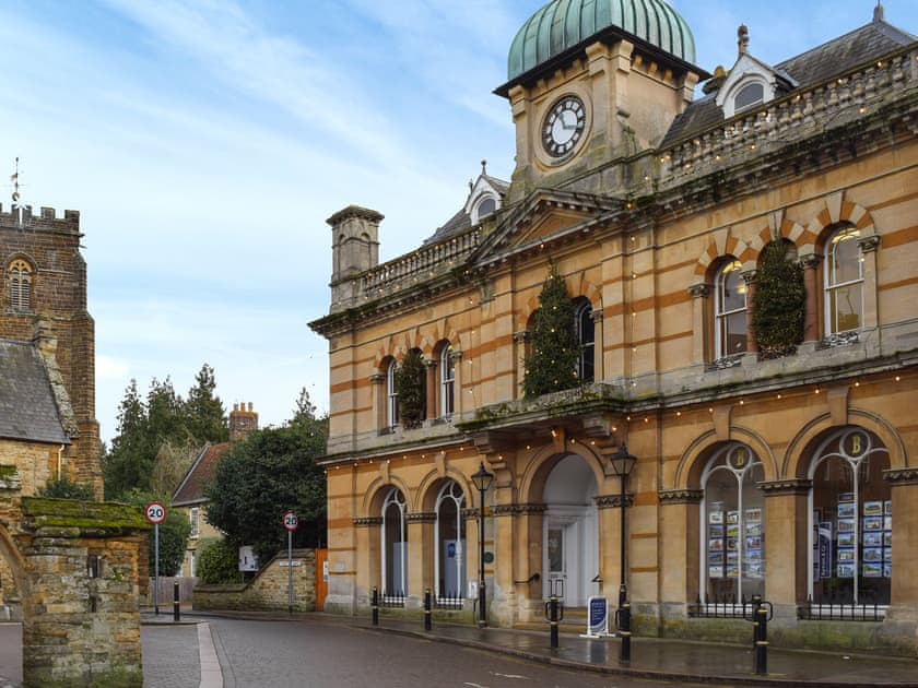 Surrounding area | Racing Retreat, Towcester