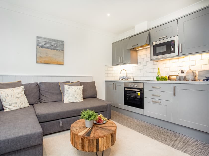Kitchen area | Turtle Beach - Sunnybeach Holiday Apartments, Paignton