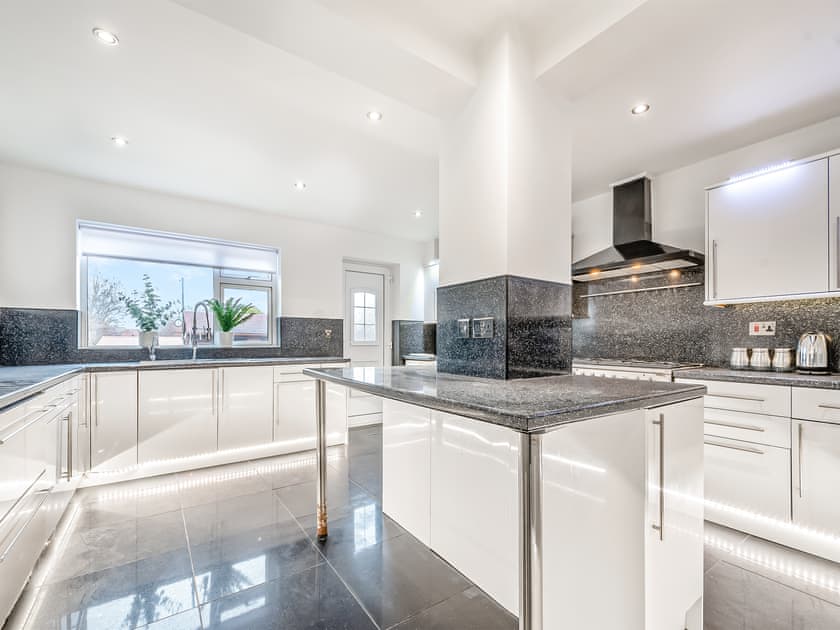 Kitchen | Robinswood House, Gloucester, near Cotswolds
