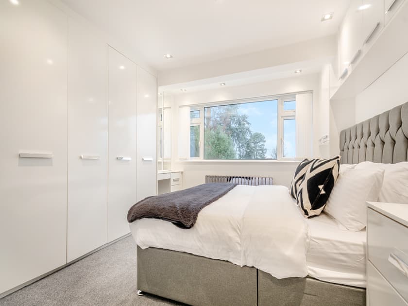 Double bedroom | Robinswood House, Gloucester, near Cotswolds