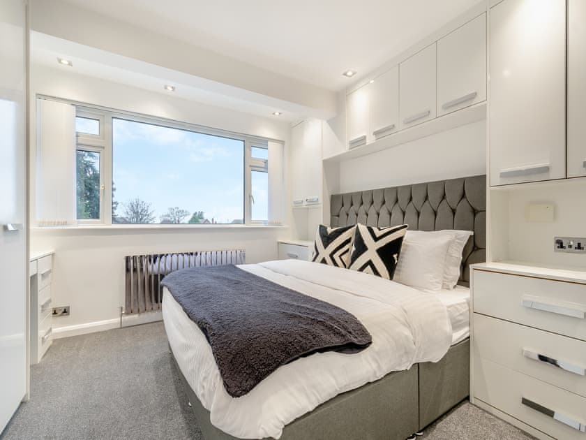 Double bedroom | Robinswood House, Gloucester, near Cotswolds