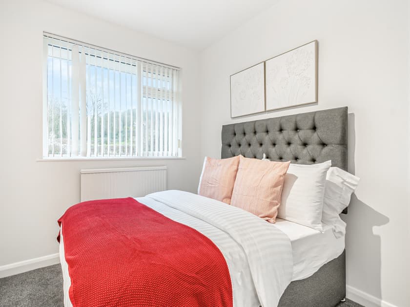 Double bedroom | Robinswood House, Gloucester, near Cotswolds
