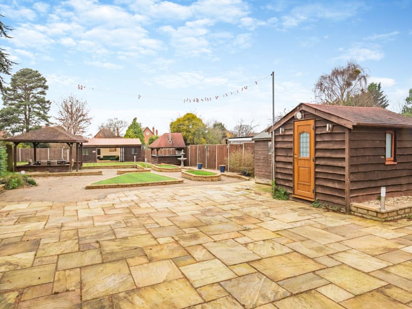 Exterior | Robinswood House, Gloucester, near Cotswolds