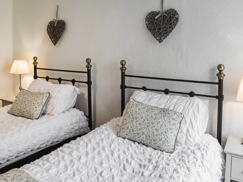 Twin bedroom | Woodbine Cottage, Burrow, near Kirkby Londsdale
