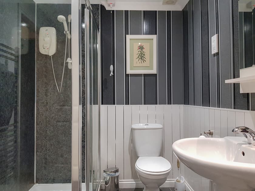 Bathroom | Leven Lodge 2 - Loch Lomond Sanctuary Lodges, Loch Lomond