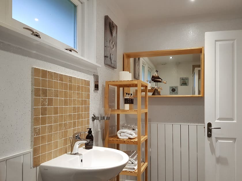 Bathroom | Leven Lodge 1 - Loch Lomond Sanctuary Lodges, Loch Lomond