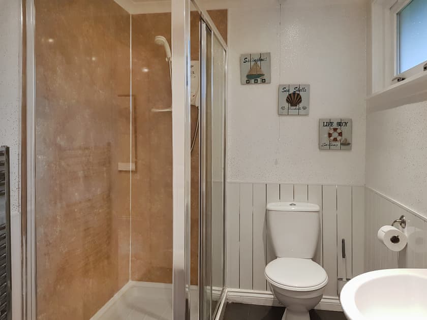 Bathroom | Leven Lodge 1 - Loch Lomond Sanctuary Lodges, Loch Lomond