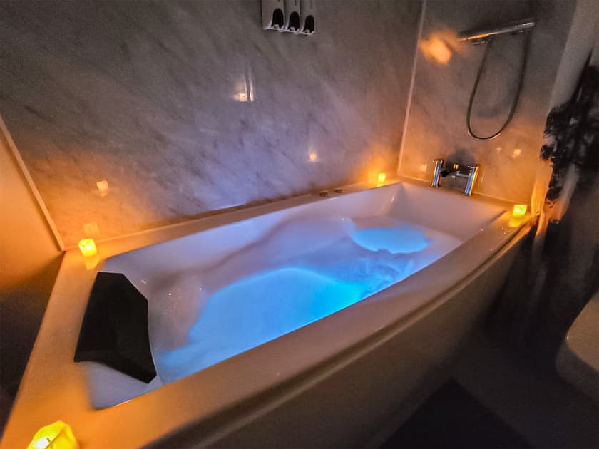 Bathroom | Poulter Cottage, Elkesley, near Retford