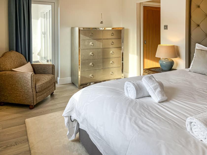 Comfortable double bedroom | St Elmo Court 7, Salcombe