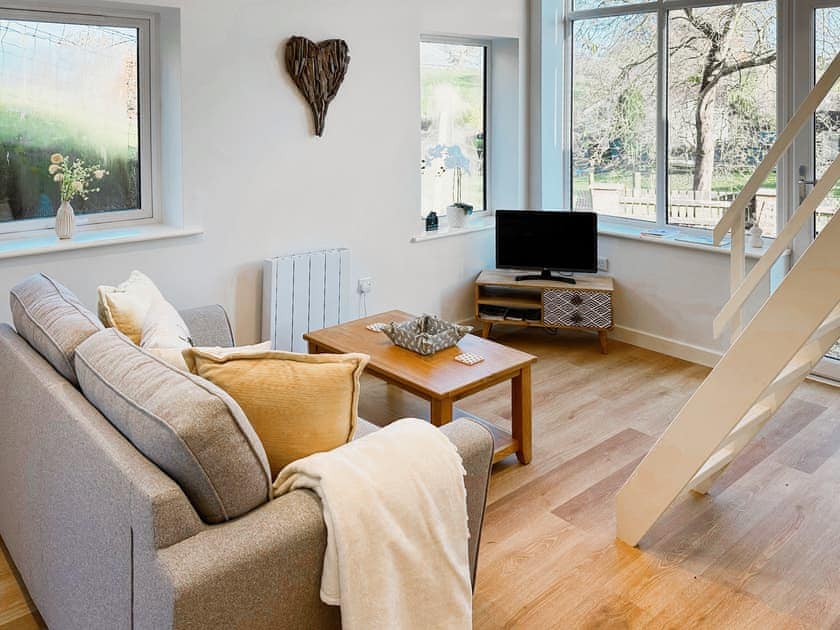 Open plan living space | Honey Bee Cottage, Groes-pluen, near Welshpool