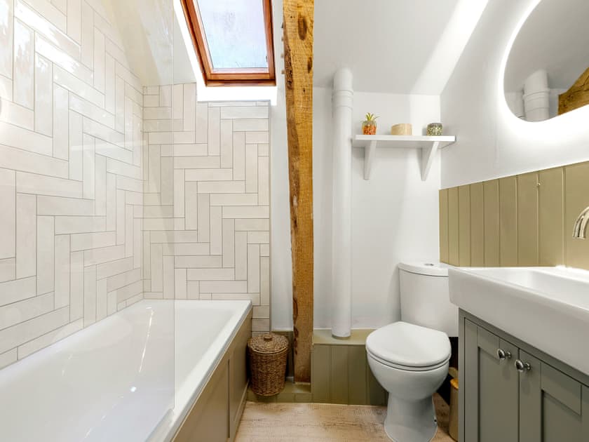 Bathroom | Hop Pickers - White House Cottages, Aylton, nr Ledbury