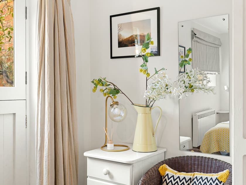 Master bedroom | Kiln - White House Cottages, Aylton, nr Ledbury