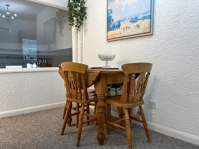 Dining Area | Teversal View Bungalow - Peaceful Holidays, Skegby