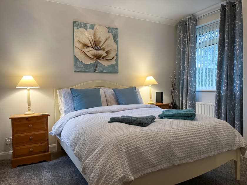 Double bedroom | Teversal View Bungalow - Peaceful Holidays, Skegby