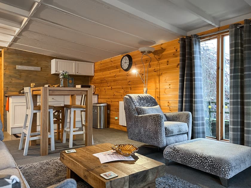 Living area | Peaceful Cabin Retreat - Peaceful Holidays, Skegby