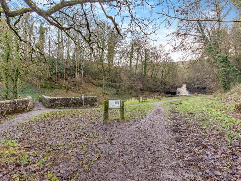 Surrounding area | Cauldron Falls, West Burton, near Leyburn