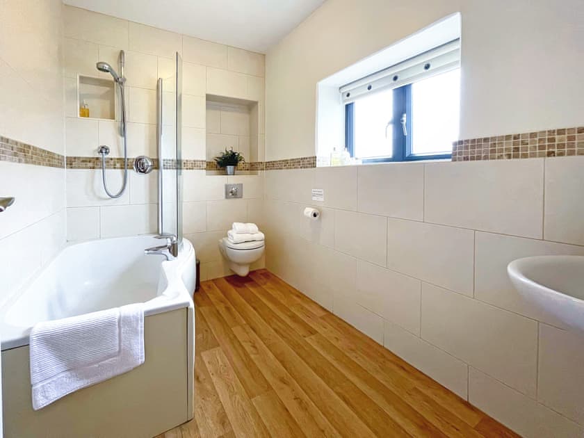 Bathroom | The Old Dairy - North Mere, Kenilworth