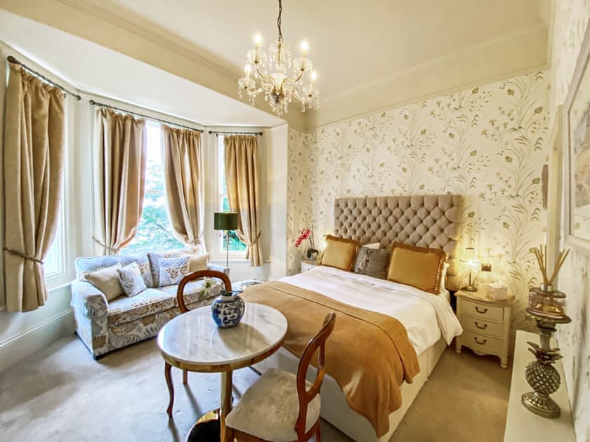 Double bedroom | Apartment 5 - Muntham Holiday Apartments, Torquay
